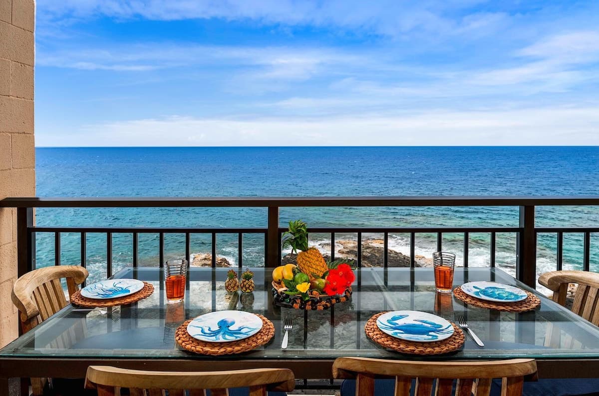 Condo in Kailua-Kona · ★4.88 · 2 bedrooms · 4 beds · 2 baths - Photo 1