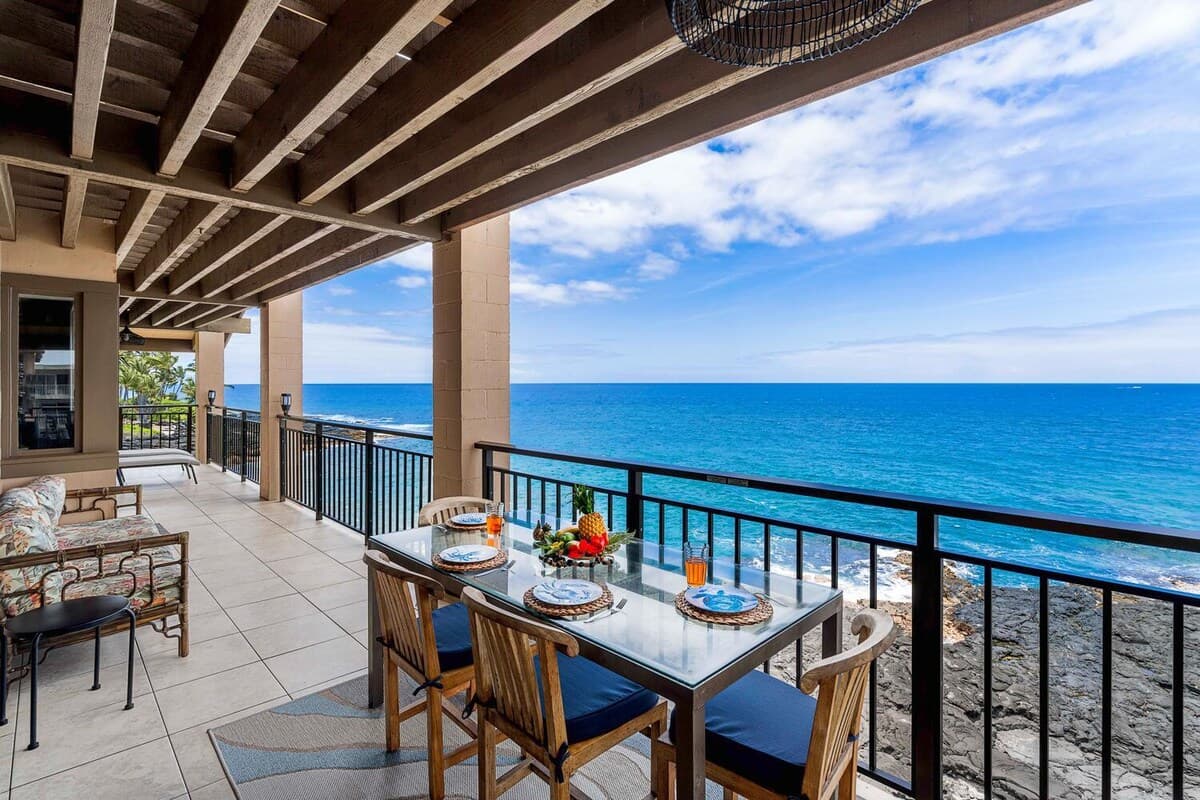 Condo in Kailua-Kona · ★4.88 · 2 bedrooms · 4 beds · 2 baths - Photo 4