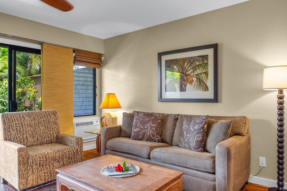 Condo in Kihei · ★4.4 · 1 bedroom · 2 beds · 1.5 private baths - Photo 2