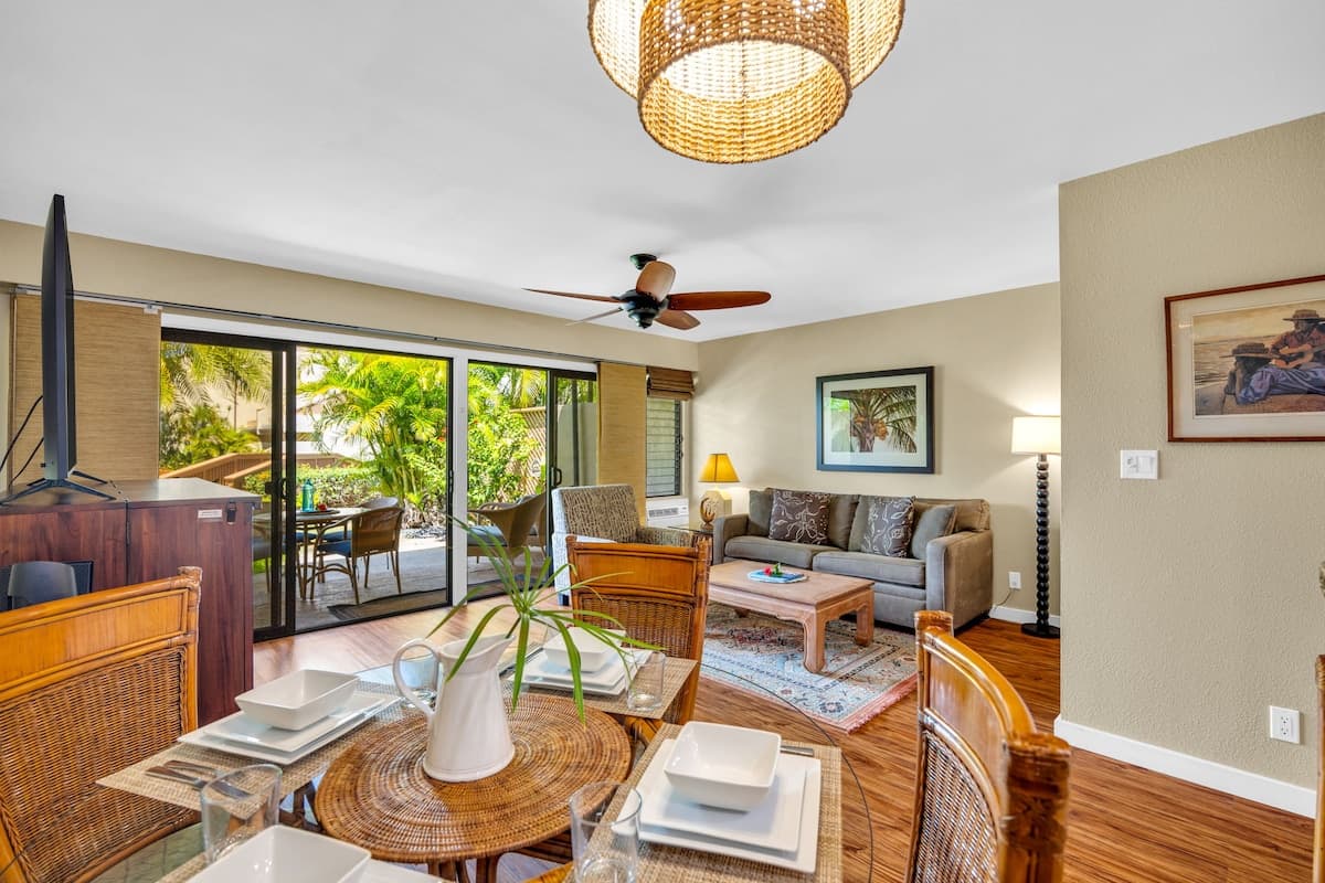Condo in Kihei · ★4.4 · 1 bedroom · 2 beds · 1.5 private baths - Photo 4