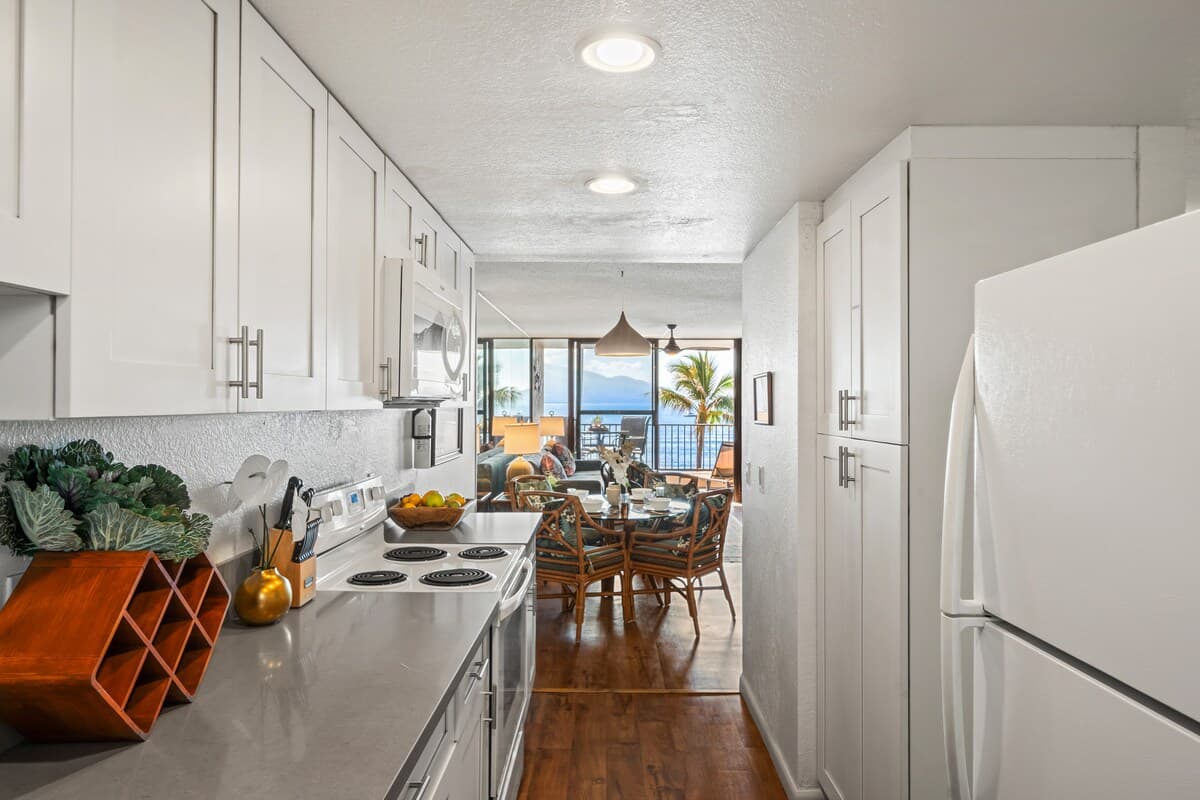 Condo in Wailuku · ★4.6 · 2 bedrooms · 2 beds · 2 baths - Photo 2