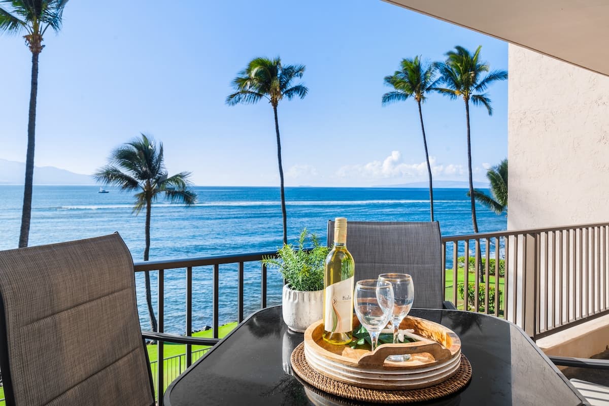 Condo in Wailuku · ★4.6 · 2 bedrooms · 2 beds · 2 baths - Photo 1