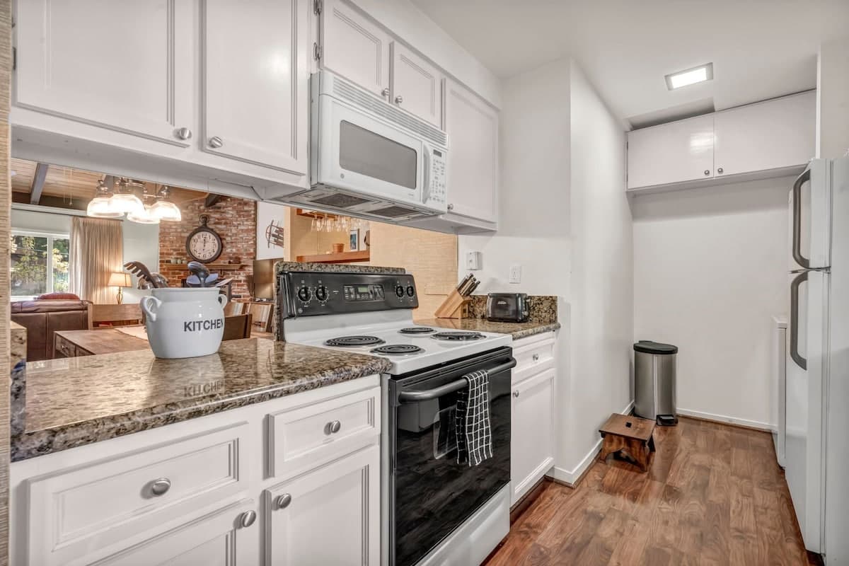 Condo in Incline Village · 3 bedrooms · 6 beds · 2.5 private baths - Photo 2