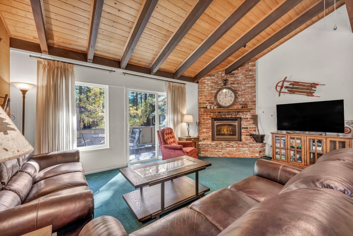 Condo in Incline Village · 3 bedrooms · 6 beds · 2.5 private baths - Photo 1