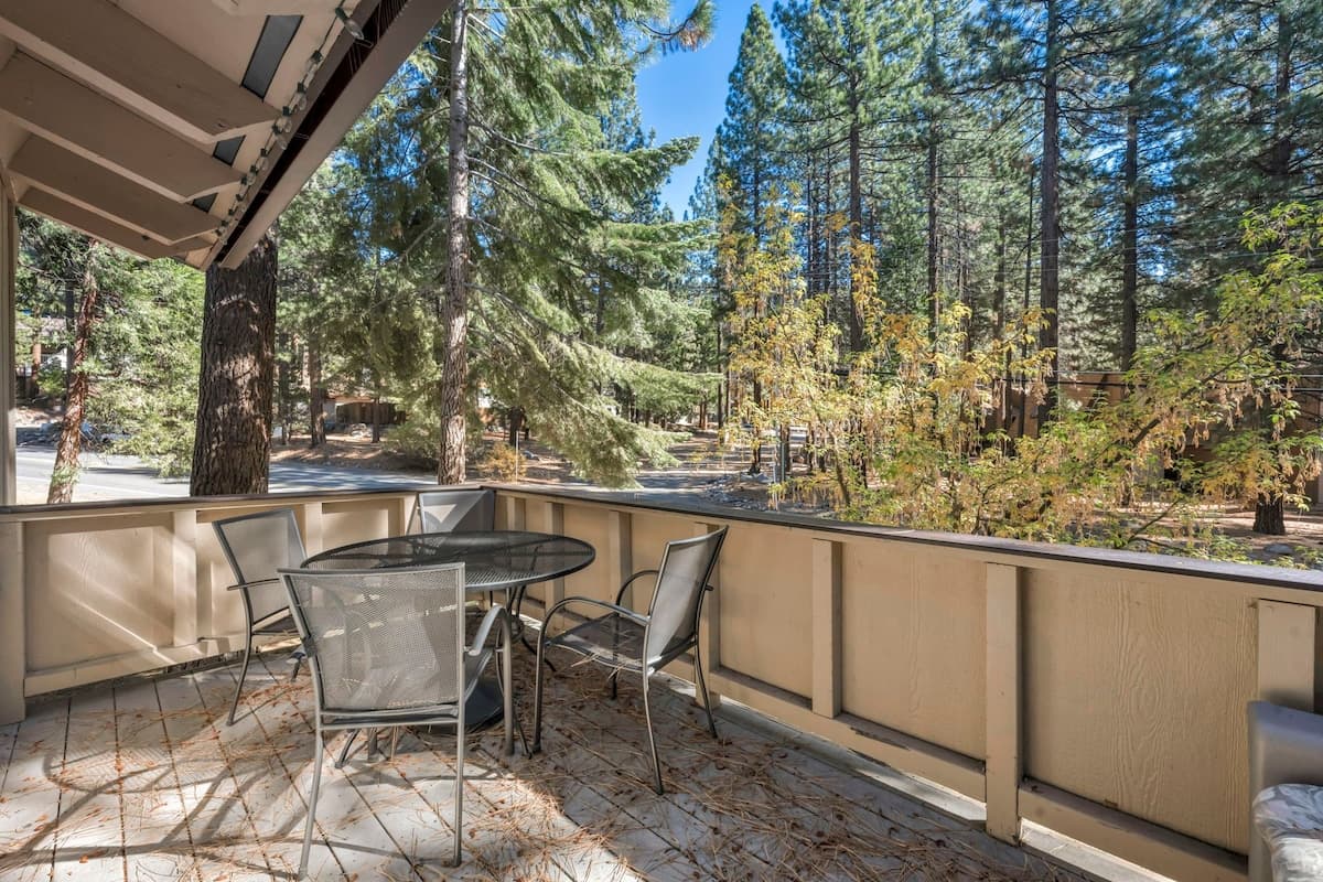 Condo in Incline Village · 3 bedrooms · 6 beds · 2.5 private baths - Photo 3