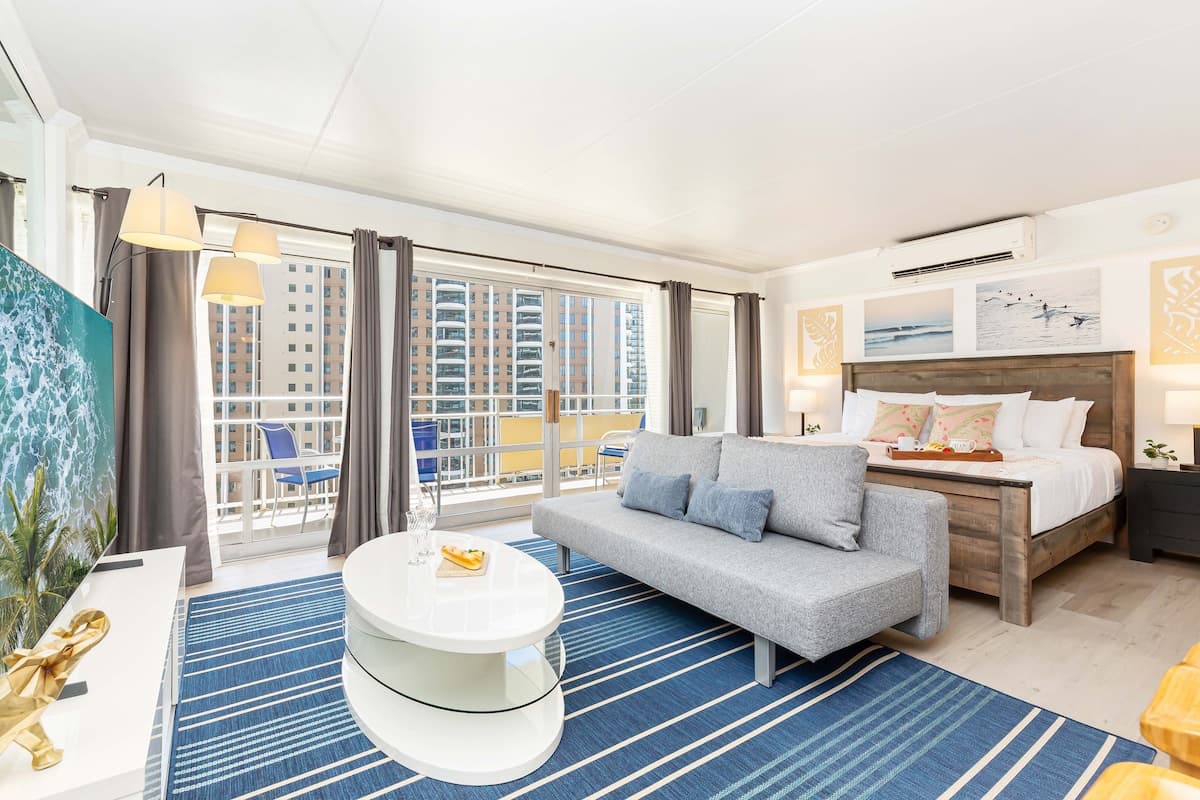 Condo in Honolulu · ★4.88 · 1 bedroom · 1 bed · 1 private bath - Photo 1