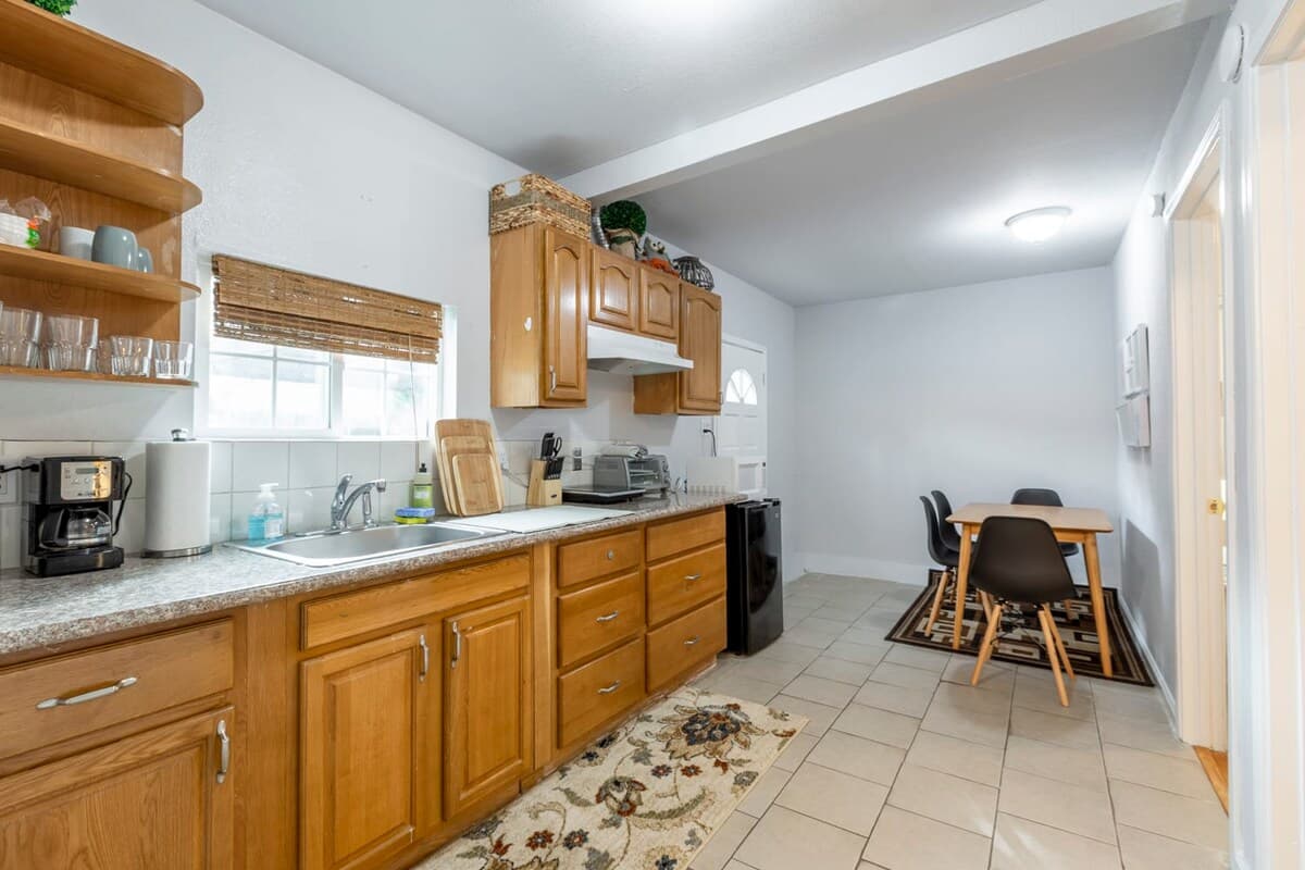 Silicon Valley Hub, 5BR, Near Stanford - Photo 3