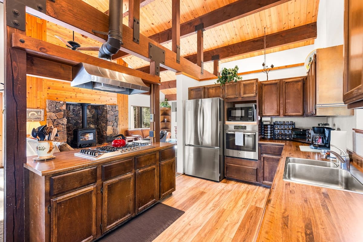Private Mountain Retreat Near Lake Tahoe - Photo 2