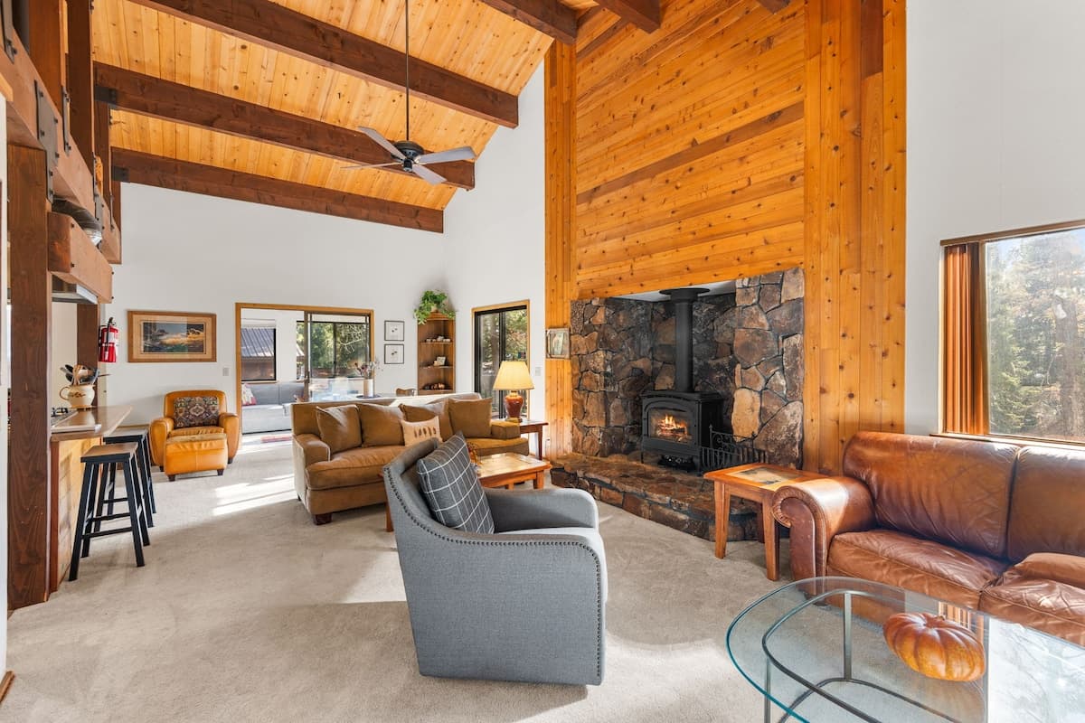 Private Mountain Retreat Near Lake Tahoe - Photo 1