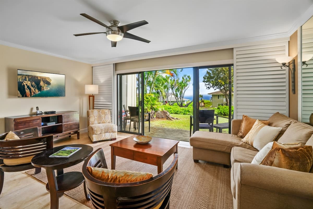 Condo in Princeville · ★4.95 · 2 bedrooms · 2 beds · 2 private baths - Photo 5