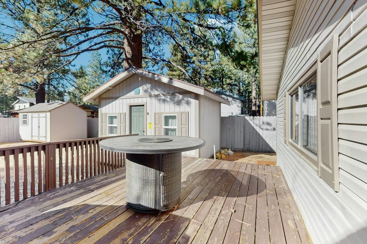 Luxury Home Near Lake, Hot Tub & Poker Table - Photo 4