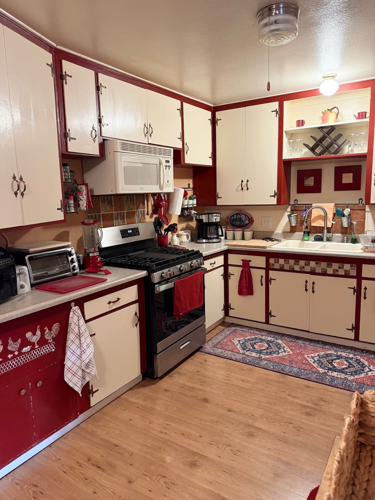 Cozy Midtown Cottage Near Trails & Lake, CYH0822 - Photo 4