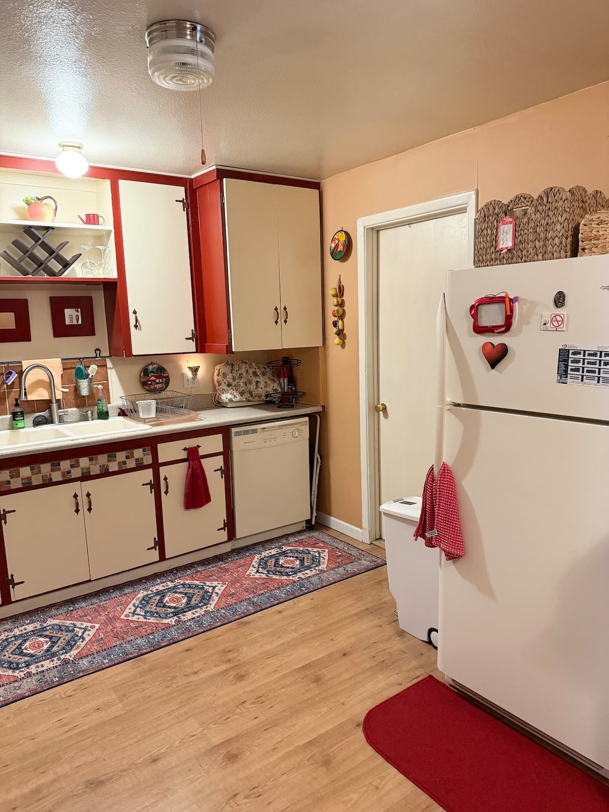 Cozy Midtown Cottage Near Trails & Lake, CYH0822 - Photo 3