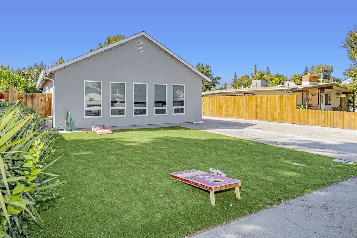 Private Pool & Pickleball, 1 Mi to Downtown - Photo 3