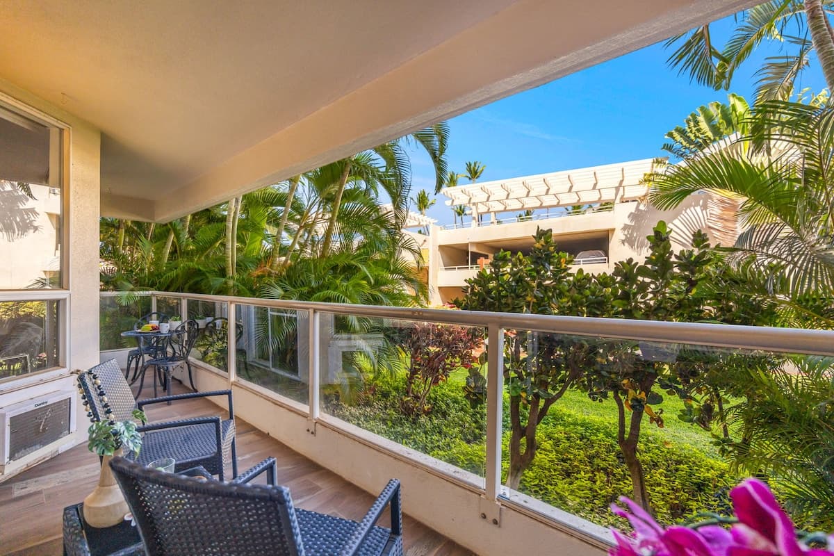 Condo in Kihei · ★4.8 · 2 bedrooms · 4 beds · 2 private baths - Photo 1