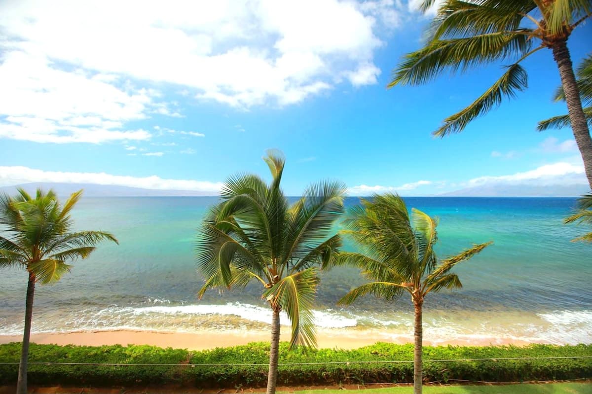Direct Oceanfront View at Mahana Studio, King Bed - Photo 2