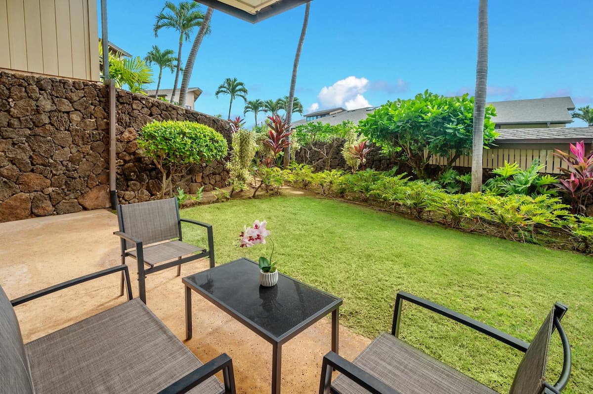 Condo in Poipu · ★4.8 · 2 bedrooms · 4 beds · 2 baths - Photo 1