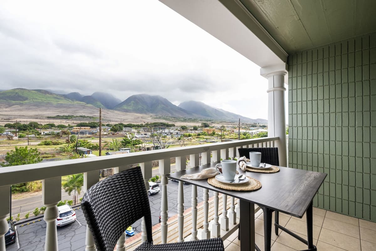 Condo in Lahaina · ★5.0 · 1 bedroom · 1 bed · 1 private bath - Photo 2