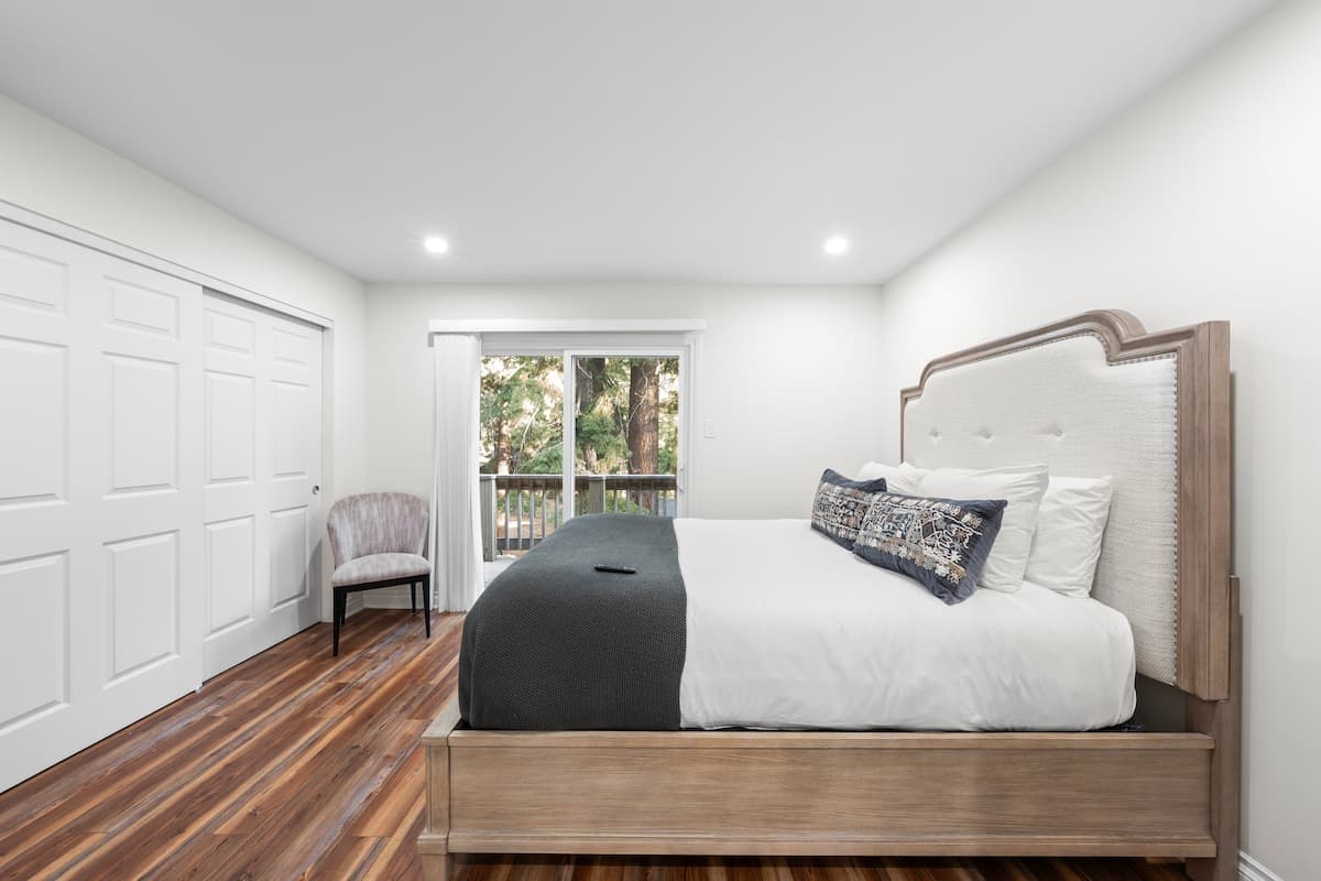 Condo in Incline Village · ★4.5 · 3 bedrooms · 4 beds · 2 private baths - Photo 2