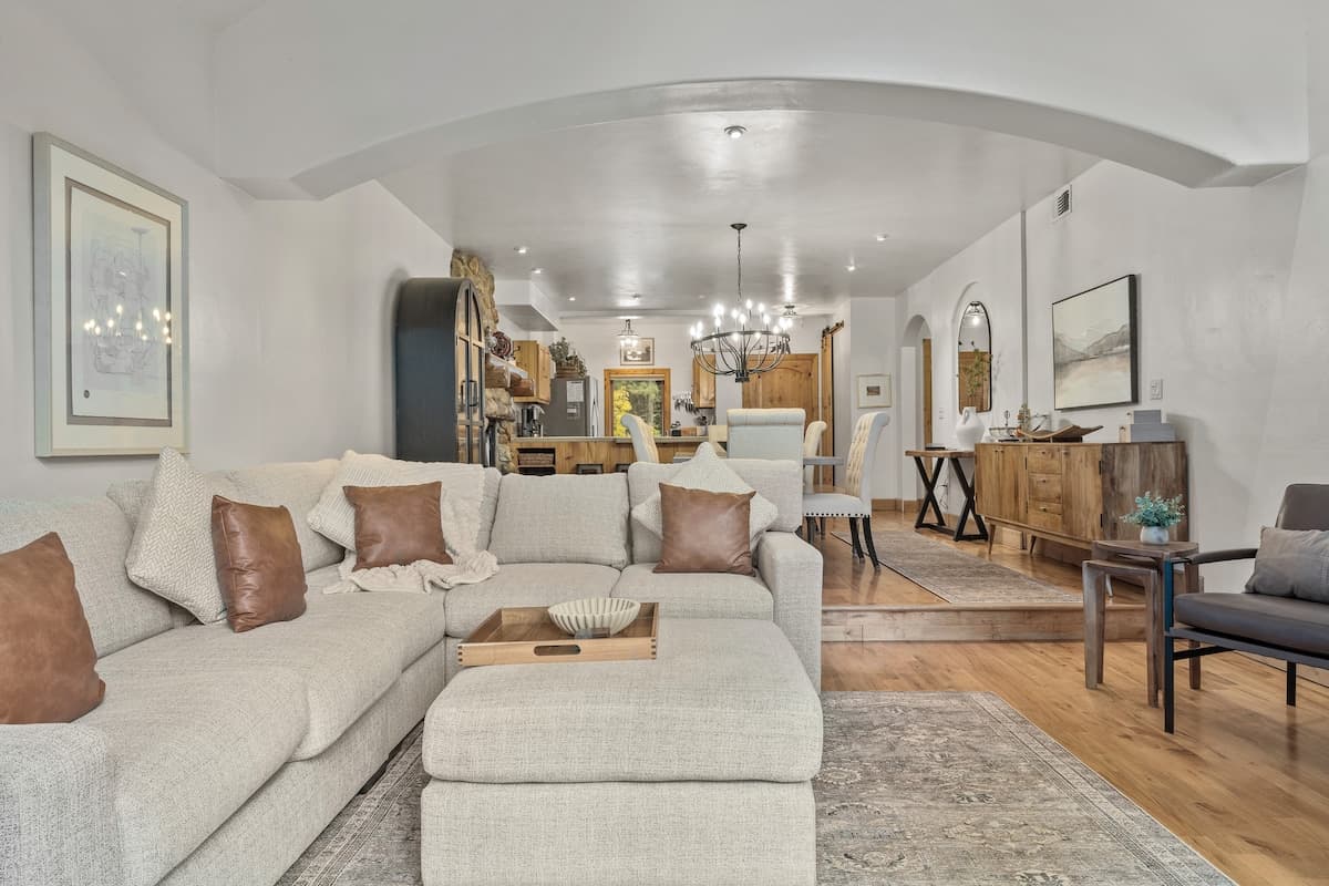 Newly Remodeled Creekside Den, Walk to Beach - Photo 4