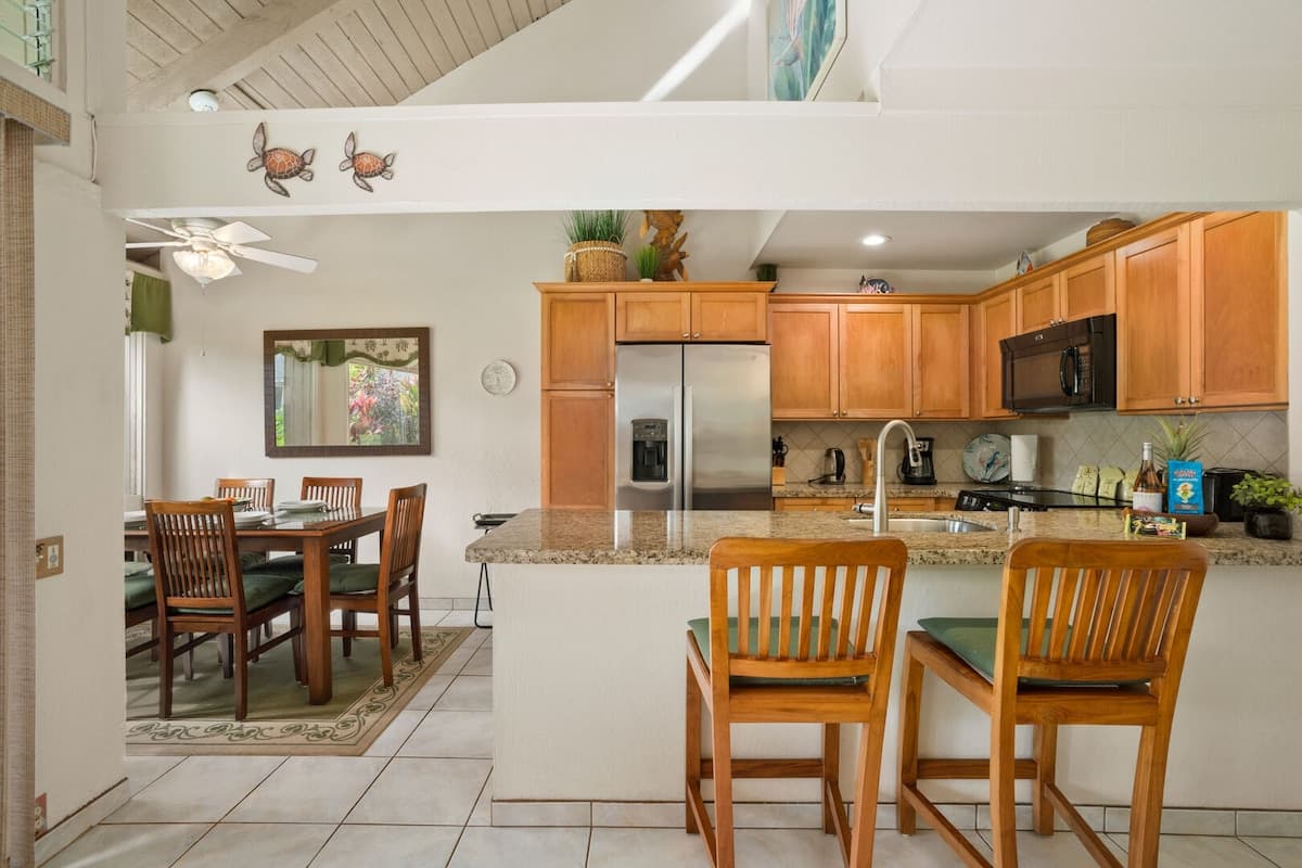 Tropical 2BR Retreat w/Mountain Views & Beach Path - Photo 4