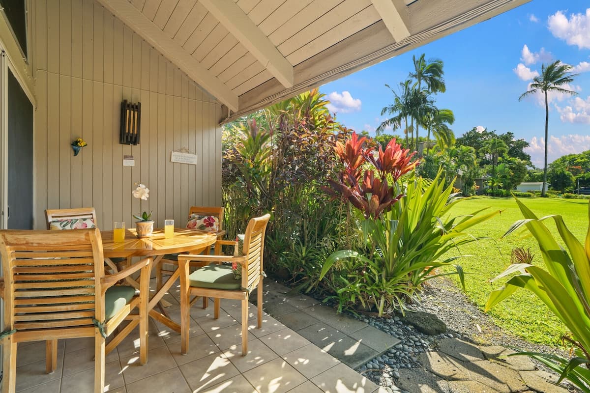 Tropical 2BR Retreat w/Mountain Views & Beach Path - Photo 5