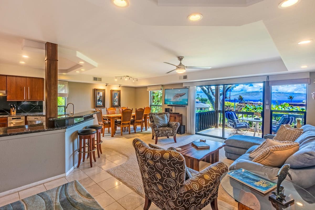Condo in Lahaina · ★4.33 · 2 bedrooms · 2 beds · 2.5 baths - Photo 5