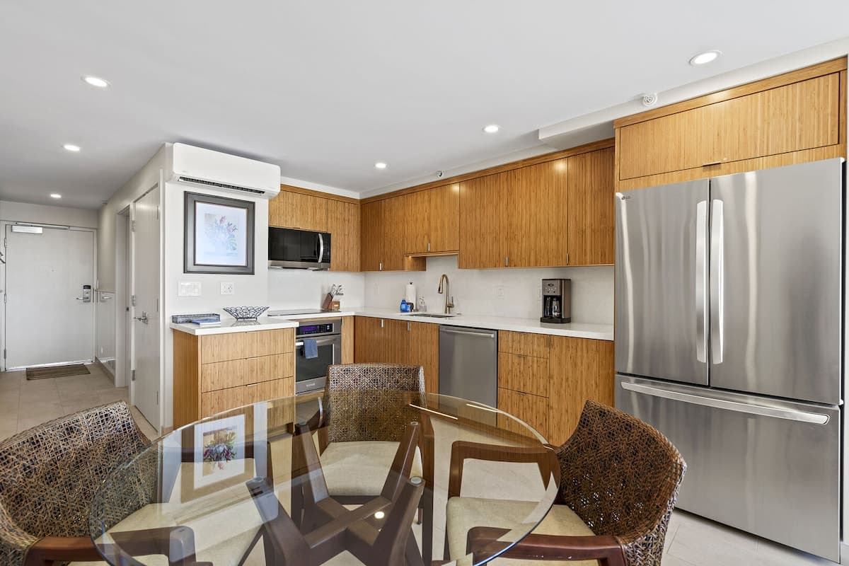 Condo in Kihei · ★5.0 · 2 bedrooms · 3 beds · 2 baths - Photo 2