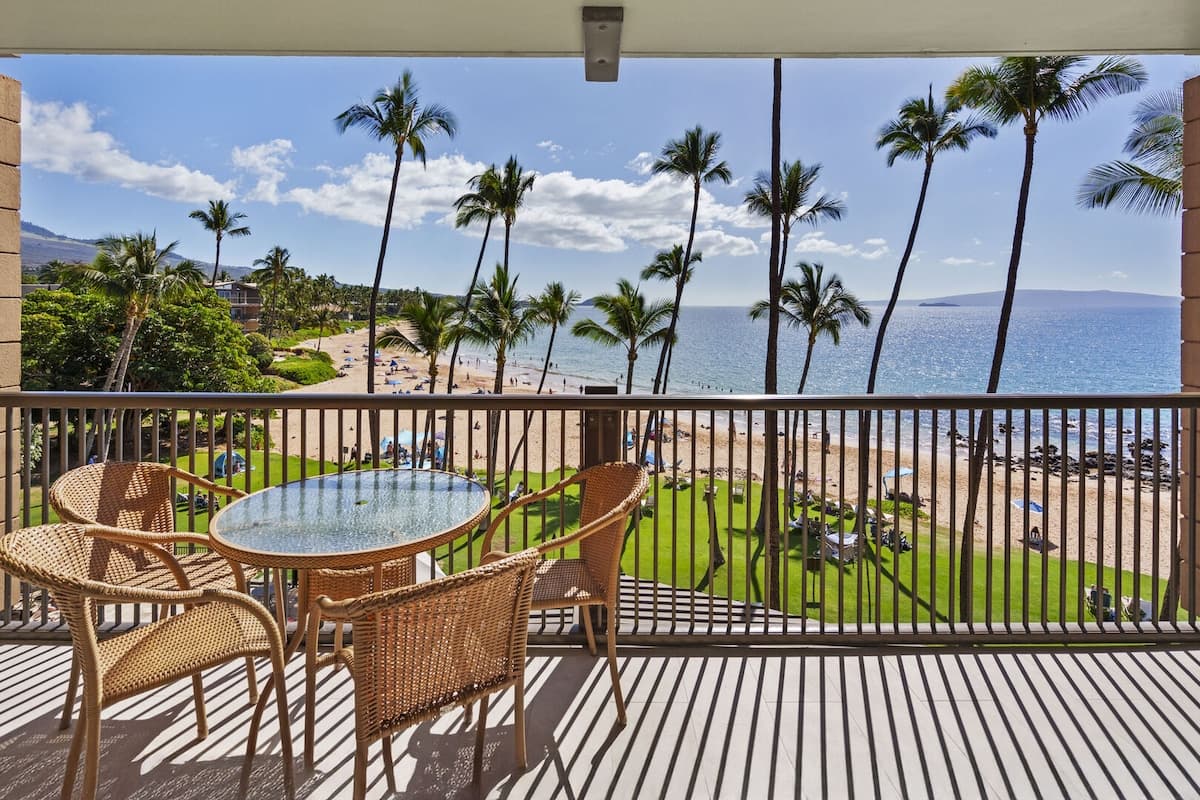 Condo in Kihei · ★5.0 · 2 bedrooms · 3 beds · 2 baths - Photo 5
