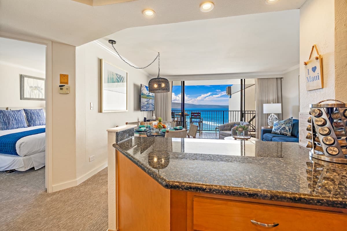 Condo in Lahaina · ★5.0 · 2 bedrooms · 3 beds · 2 baths - Photo 3