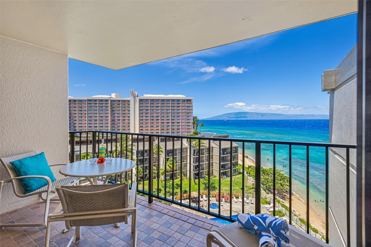 Condo in Lahaina · ★5.0 · 2 bedrooms · 3 beds · 2 baths - Photo 1