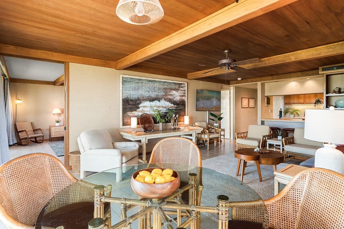 Condo in Lahaina · ★5.0 · 1 bedroom · 2 beds · 1 bath - Photo 2