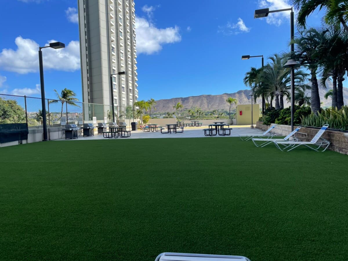 Condo in Honolulu · ★4.46 · 1 bedroom · 2 beds · 1 shared bath - Photo 4