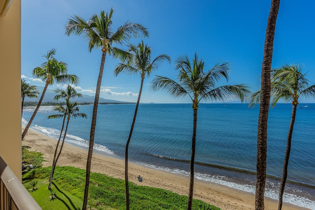 Condo in Kihei · ★4.33 · 1 bedroom · 1 bed · 1 bath - Photo 4