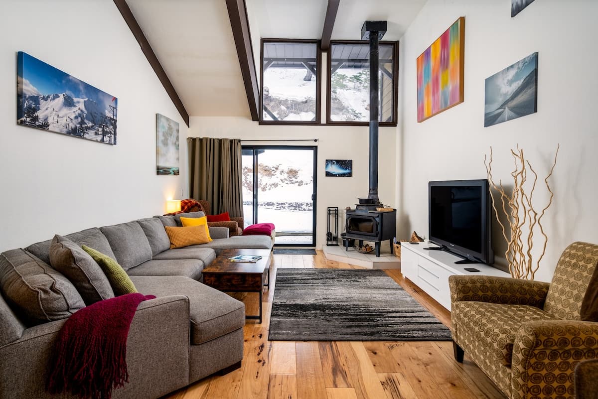 Alpine Meadows Ski & Hike Retreat, Sleeps 6 - Photo 1