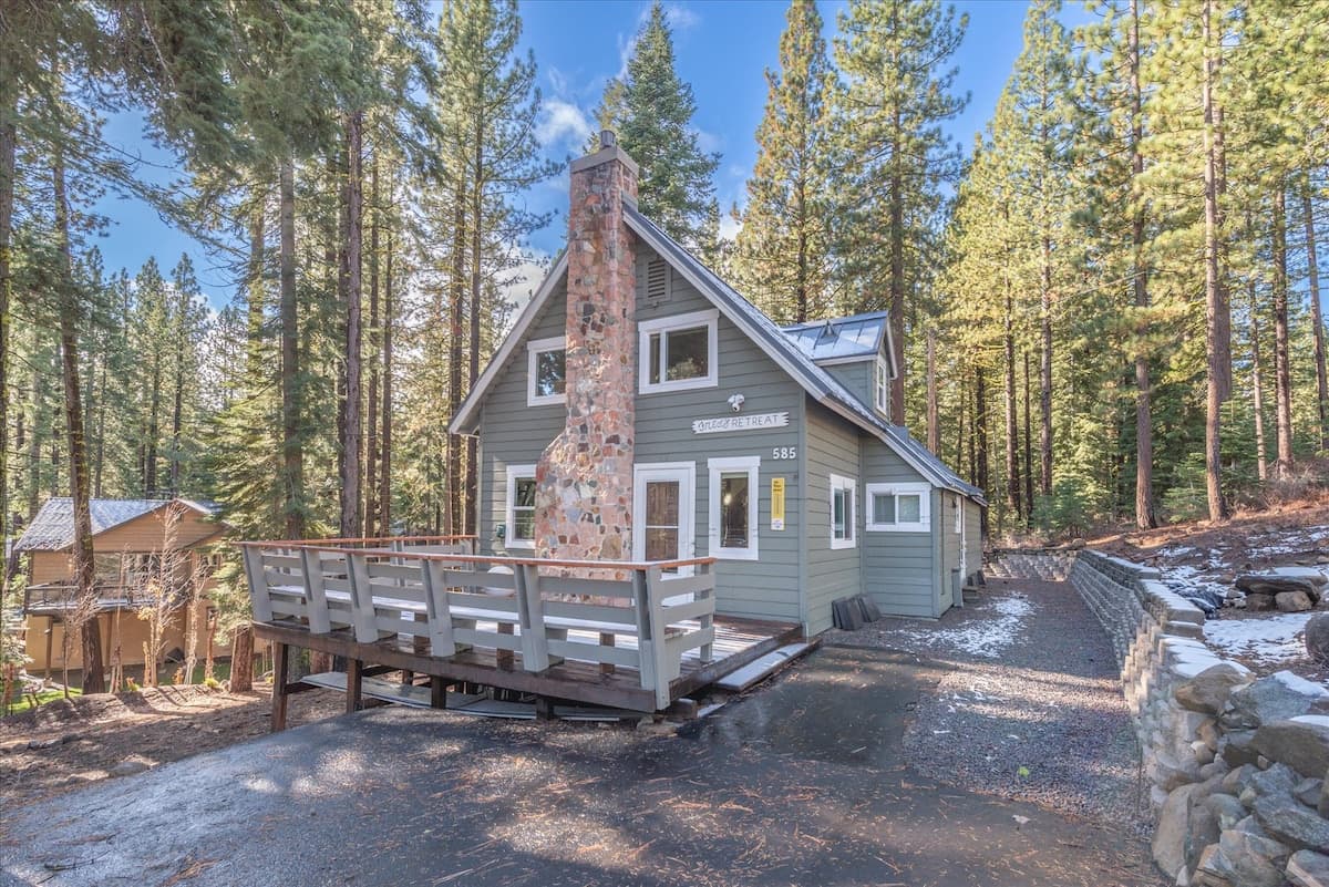 Fred's Retreat Rustic Cabin Near Beach & Skiing - Photo 1