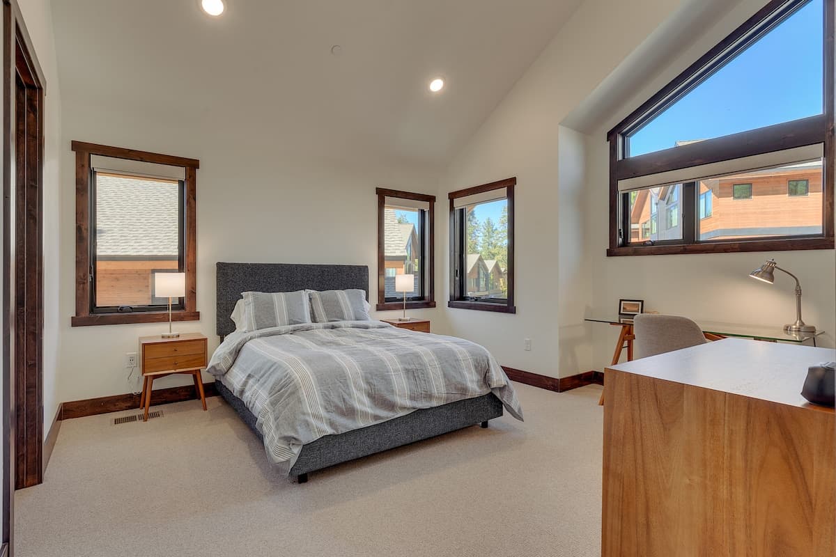 Home in Zephyr Cove · ★4.83 · 3 bedrooms · 4 beds · 4 private baths - Photo 3
