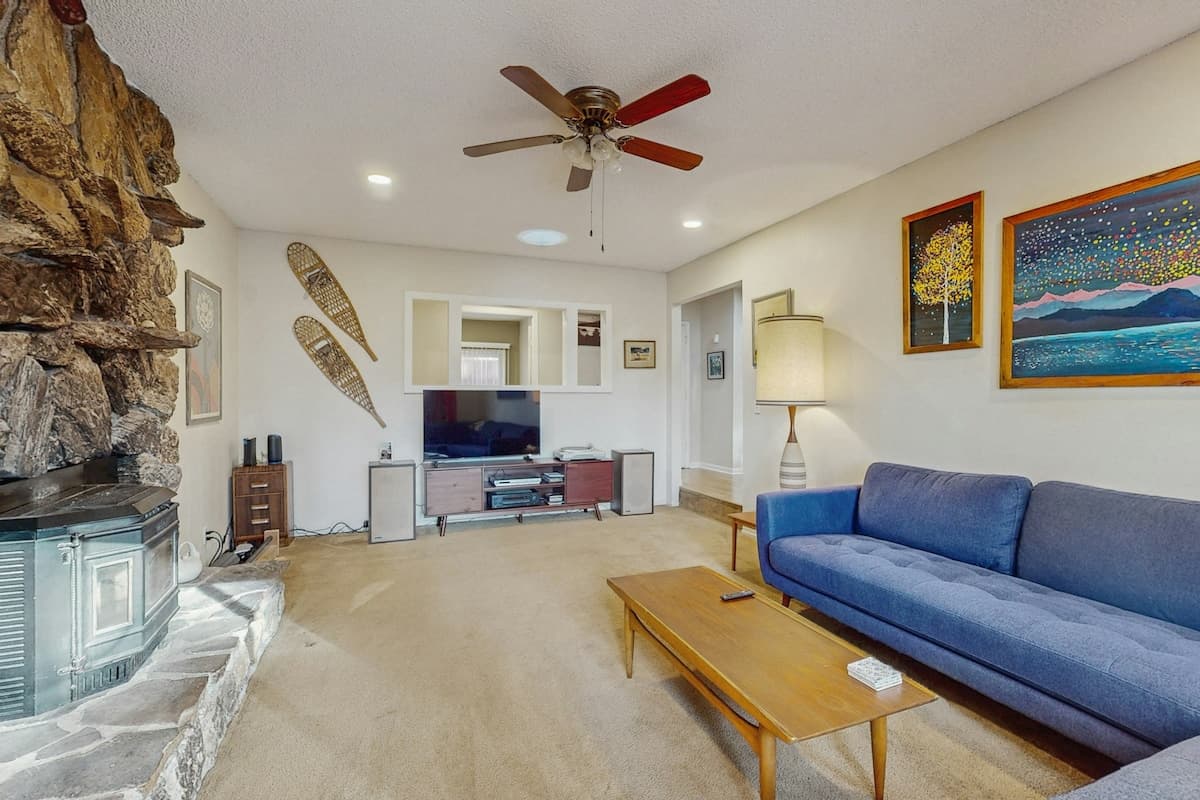 Mid-Century Ranch w/ Vinyl & Meadow Views - Photo 3