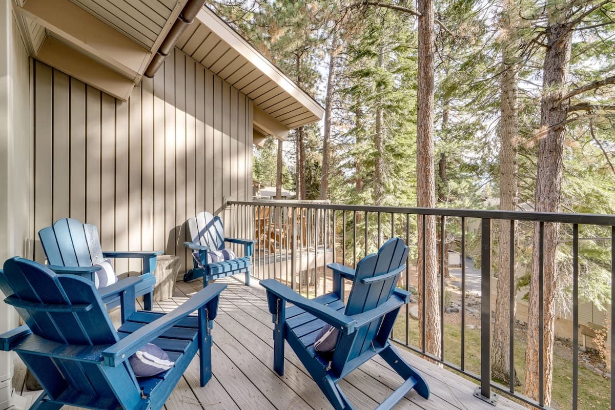 Condo in Incline Village · ★5.0 · 4 bedrooms · 5 beds · 3.5 private baths - Photo 2