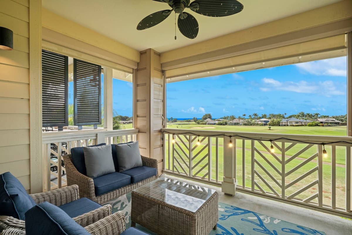 New Listing 3 Bedroom On The Golf Course. Pool / - Photo 4