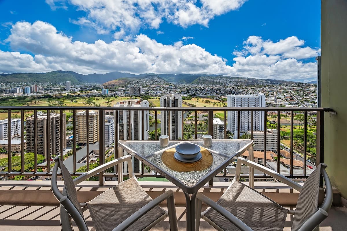 Golf Course-Mountain Views Condo at Waikiki Sunset - Photo 2