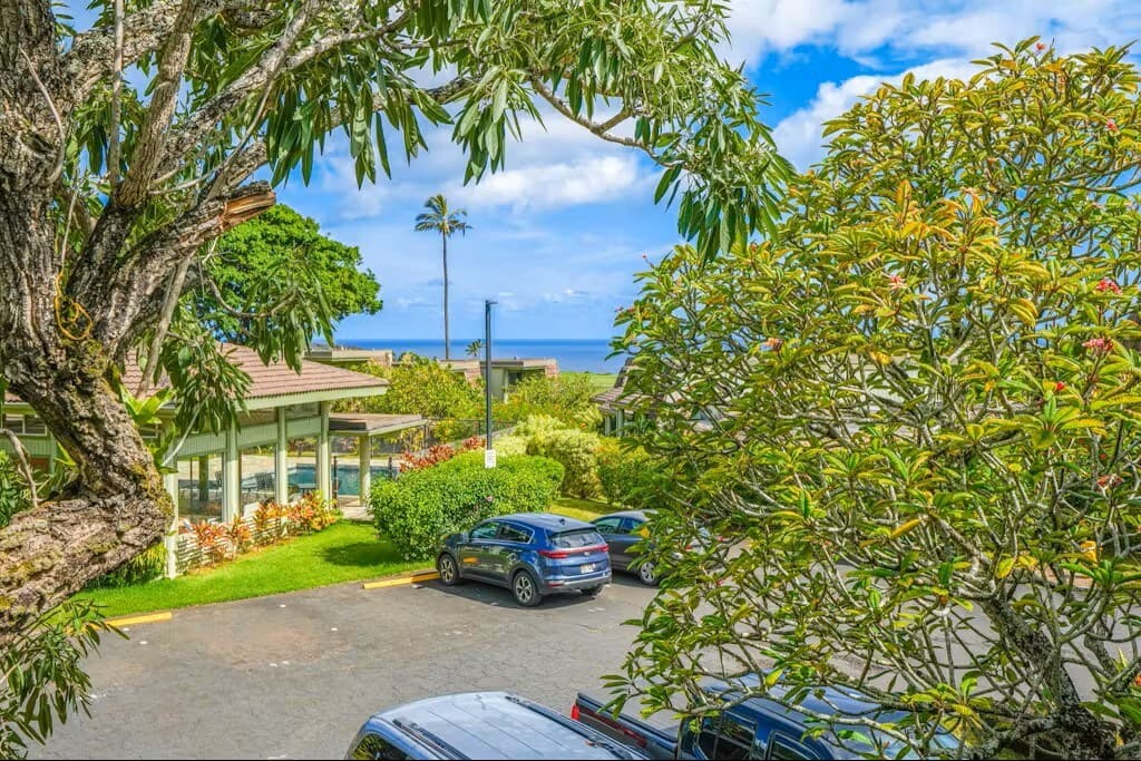 Relaxing Princeville Stay w Pool, AC & Comfort - Photo 2