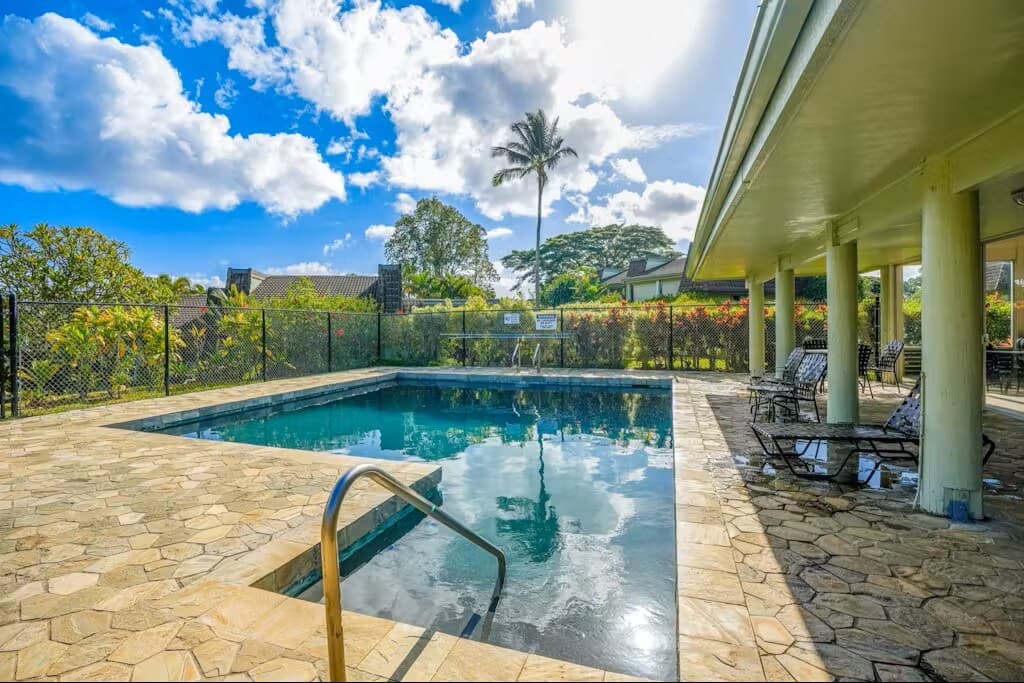 Relaxing Princeville Stay w Pool, AC & Comfort - Photo 4