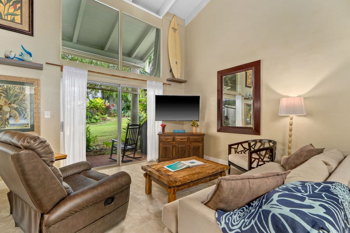 Relaxing Princeville Stay w Pool, AC & Comfort - Photo 3