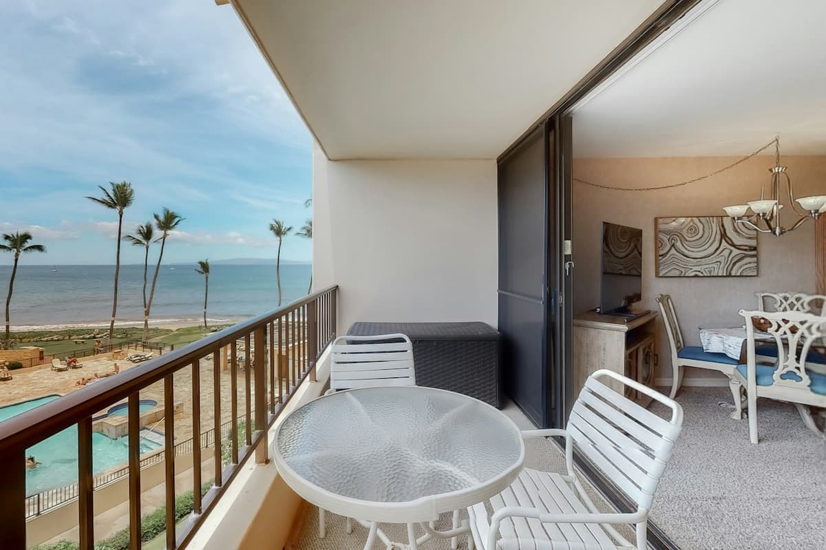 Sugar Beach Resort 405 1BR Oceanfront, Pool - Photo 1