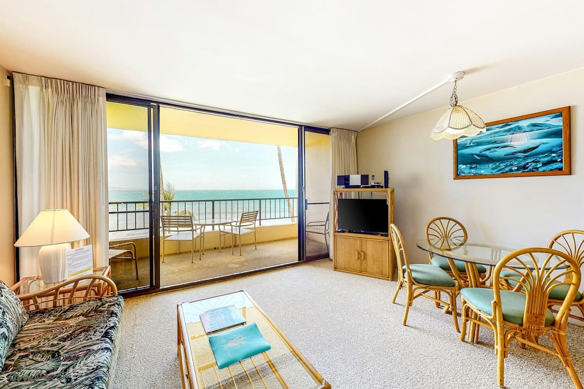 Sugar Beach Resort 325: 1BR Oceanfront | Patio - Photo 5