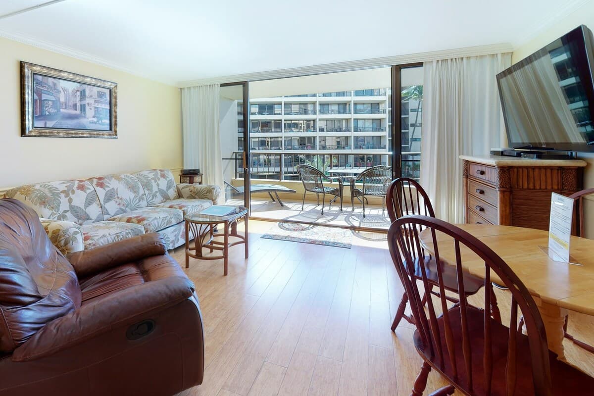 Condo in Kihei · ★4.74 · 1 bedroom · 2 beds · 1 private bath - Photo 5