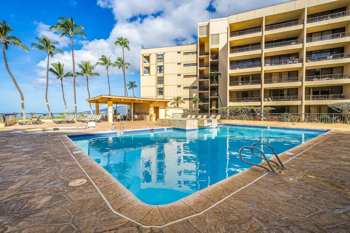 Condo in Kihei · ★4.78 · 1 bedroom · 2 beds · 1 private bath - Photo 2