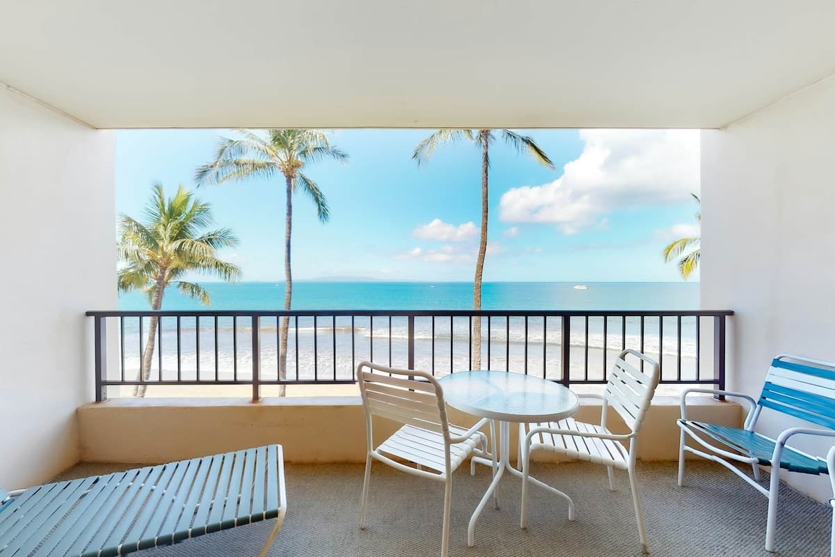 Condo in Kihei · ★4.8 · 1 bedroom · 2 beds · 1 private bath - Photo 1