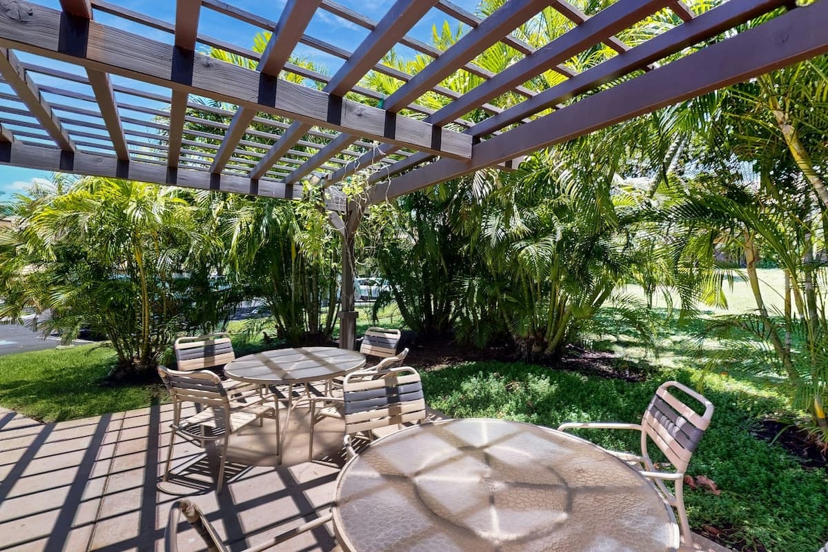 Condo in Kihei · ★4.71 · 2 bedrooms · 2 beds · 2 private baths - Photo 5